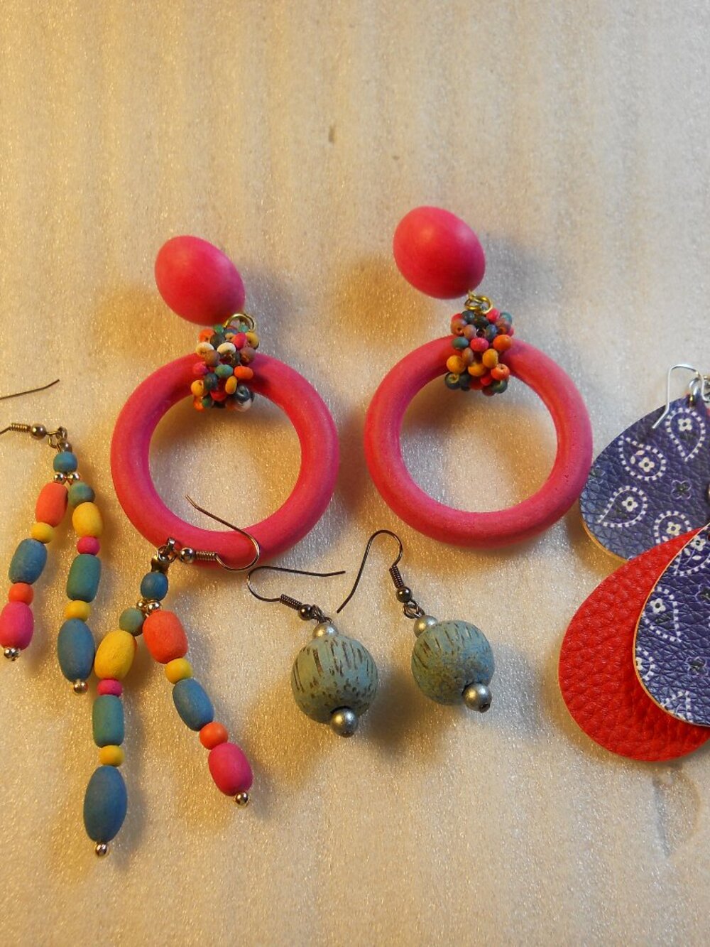 Retro Earring Bundle   630 - Picture 2 of 5